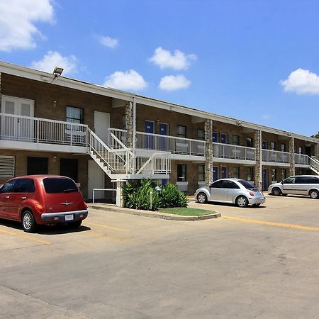 Motel 6 Austin, Tx - Central Downtown Ut Exterior photo